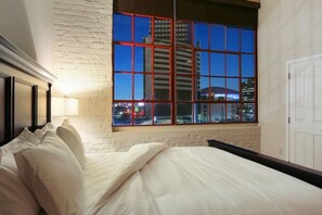 1 bedroom, iron/ironing board, travel crib, free WiFi - Picturesque Downtown Condo-Centralized Location with Secure Onsite Parking (New Orleans)