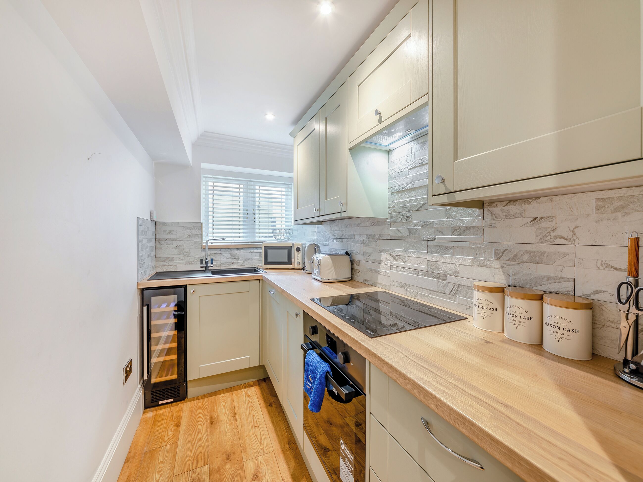 غسالة أطباق، كرسي للأطفال