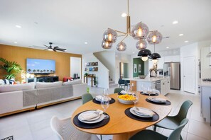 Unclassified image, 3 of 55, button