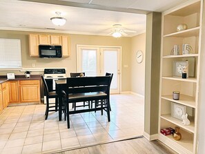 Dining - Hot tub oasis! (Fishers)