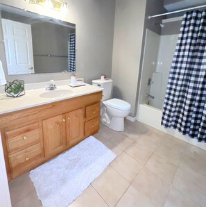 Hair dryer, towels, soap, toilet paper - Hot tub oasis! (Fishers)