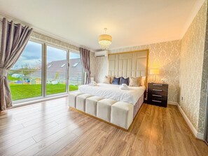 奢華獨棟房屋, 獨立浴室, 庭園景觀 | 4 間臥室、低過敏寢具、熨斗/熨衣板、免費無線上網