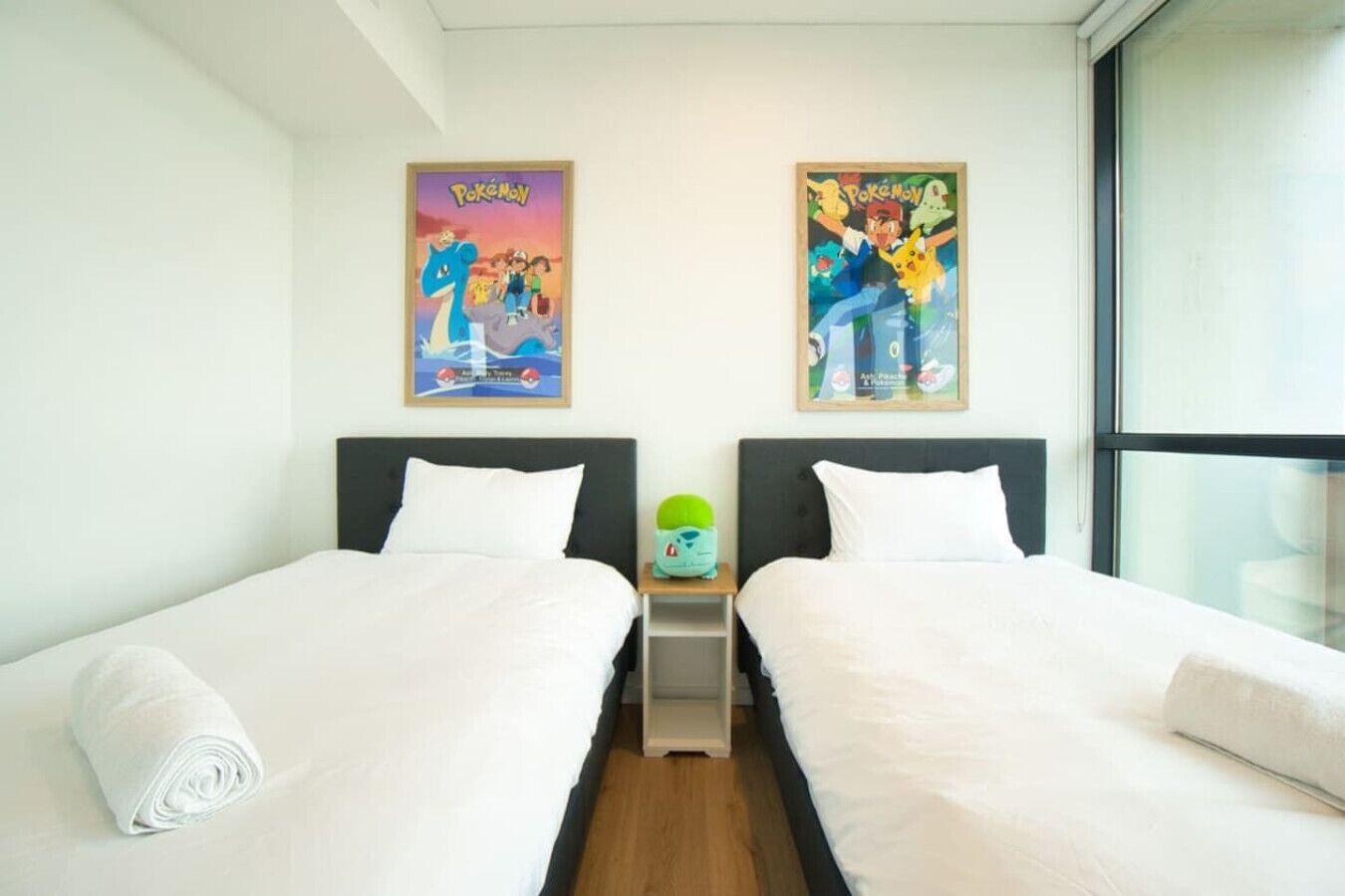 Desk, iron/ironing board, WiFi, bed sheets