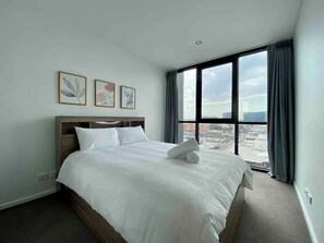 1 bedroom, iron/ironing board, WiFi, bed sheets - Tranquil 1BR Retreat in the Heart of Adelaide CBD (Adelaide)