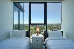 Iron/ironing board, WiFi, bed sheets - Serenity in the Sky - 2BR Apt in Rundle Mall (Adelaide)