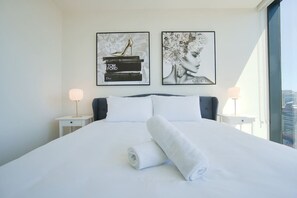 Iron/ironing board, WiFi, bed sheets