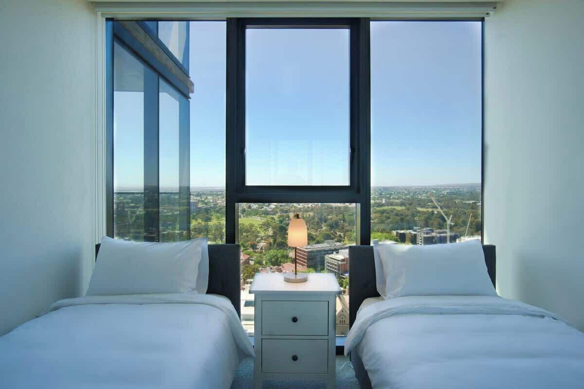 2 habitaciones, tabla de planchar con plancha, wifi y ropa de cama 