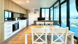 Coffee/tea maker, fridge, microwave, oven - High-Rise Heaven - 2BR with Pool, Gym, Steam&Sauna (Adelaide)