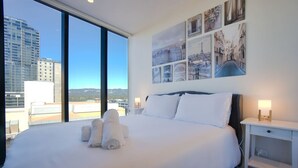 Iron/ironing board, WiFi, bed sheets