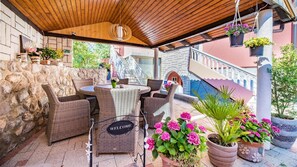 屋外ダイニングエリア