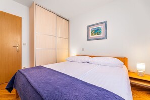 2 soverom, skrivebord, wi-fi (inkludert) og sengetøy