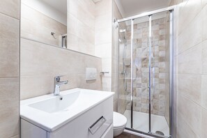 Douche, serviettes fournies