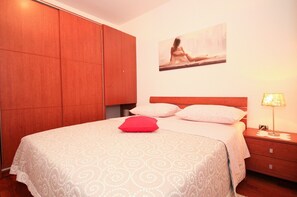 2 Schlafzimmer, Schreibtisch, kostenloses WLAN, Bettwäsche