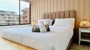Design Apartment | Premium bedding, iron/ironing board, free WiFi, bed sheets