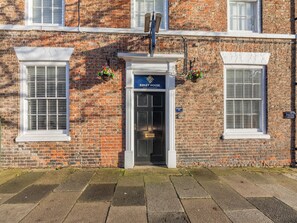 Exterior detail - Iris Apartment - UK45966 (Yarm)