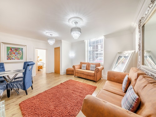 Iris Apartment - UK45966