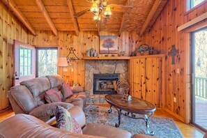 Smart TV, fireplace, DVD player, books
