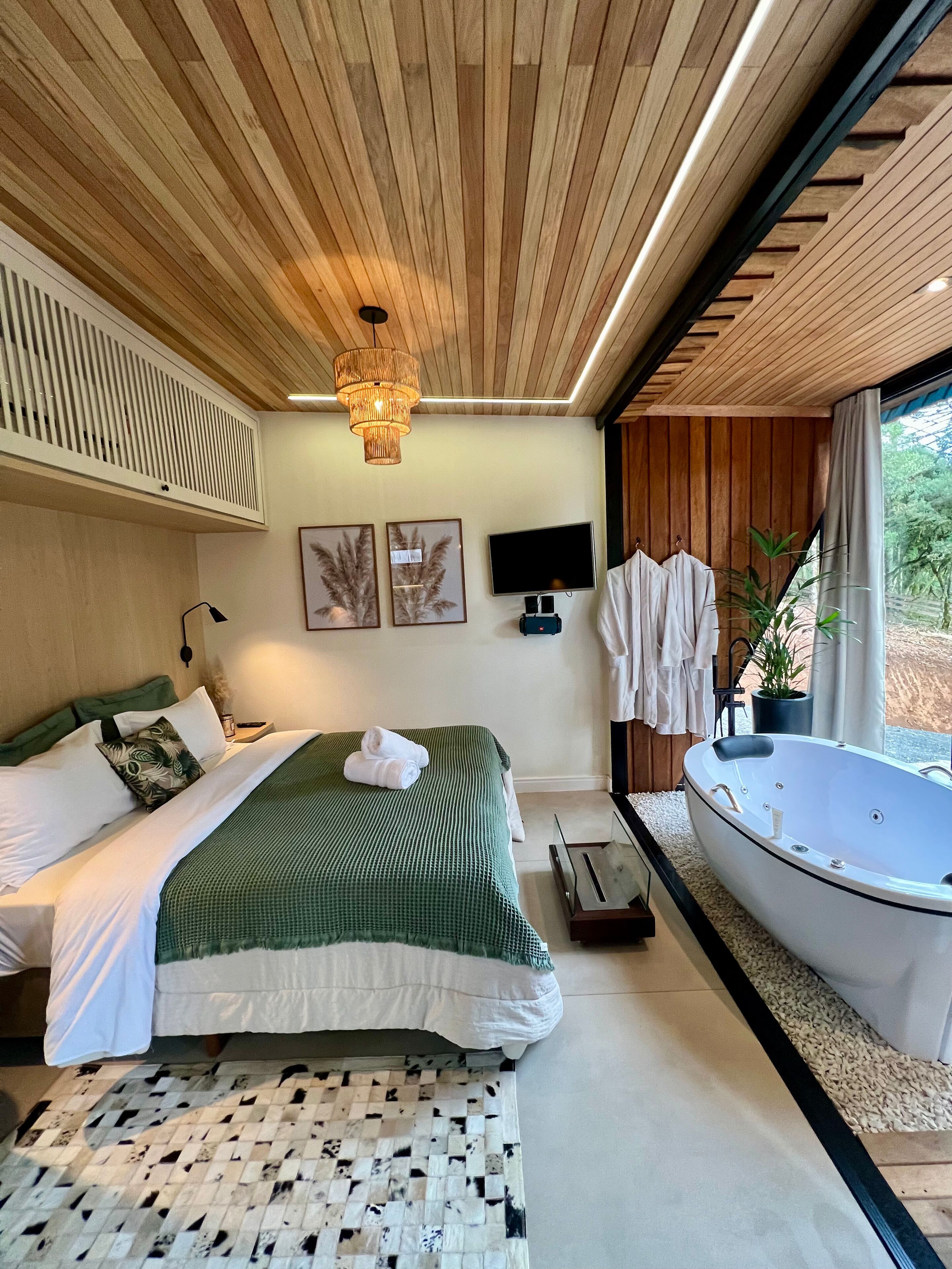 Cabaña romántica | Minibar, decoración personalizada, muebles diferentes y wifi gratis 