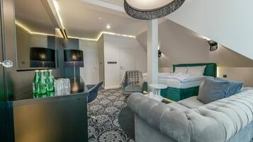 Superior Quadruple Room | Soundproofing, iron/ironing board (on request), free WiFi, bed sheets