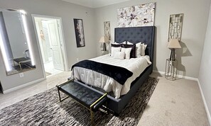 Room - New cozy Katy home! 3 Bed-2.5 bath, Hot tub, Karaoke Mic, relaxing fireplace. (Katy)