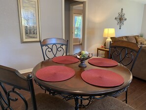 Dining - Cozy Kilgore Home in quiet neighborhood  (Kilgore)