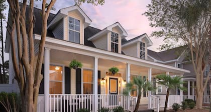 Old Town Bluffton's "The Yellow Cottage" with Golf Cart and Fenced-In Yard