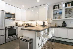 Fridge, microwave, oven, stovetop - Wonderful Condo, On Shuttle Route, Just Minutes to Slopes (Vail)