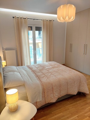 2 bedrooms, iron/ironing board, travel cot, free WiFi
