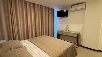 1 habitación, tabla de planchar con plancha, wifi gratis y ropa de cama