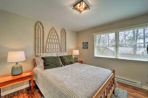 Room - Cozy mtn retreat near Grandfather MTN and skiing! (Newland)