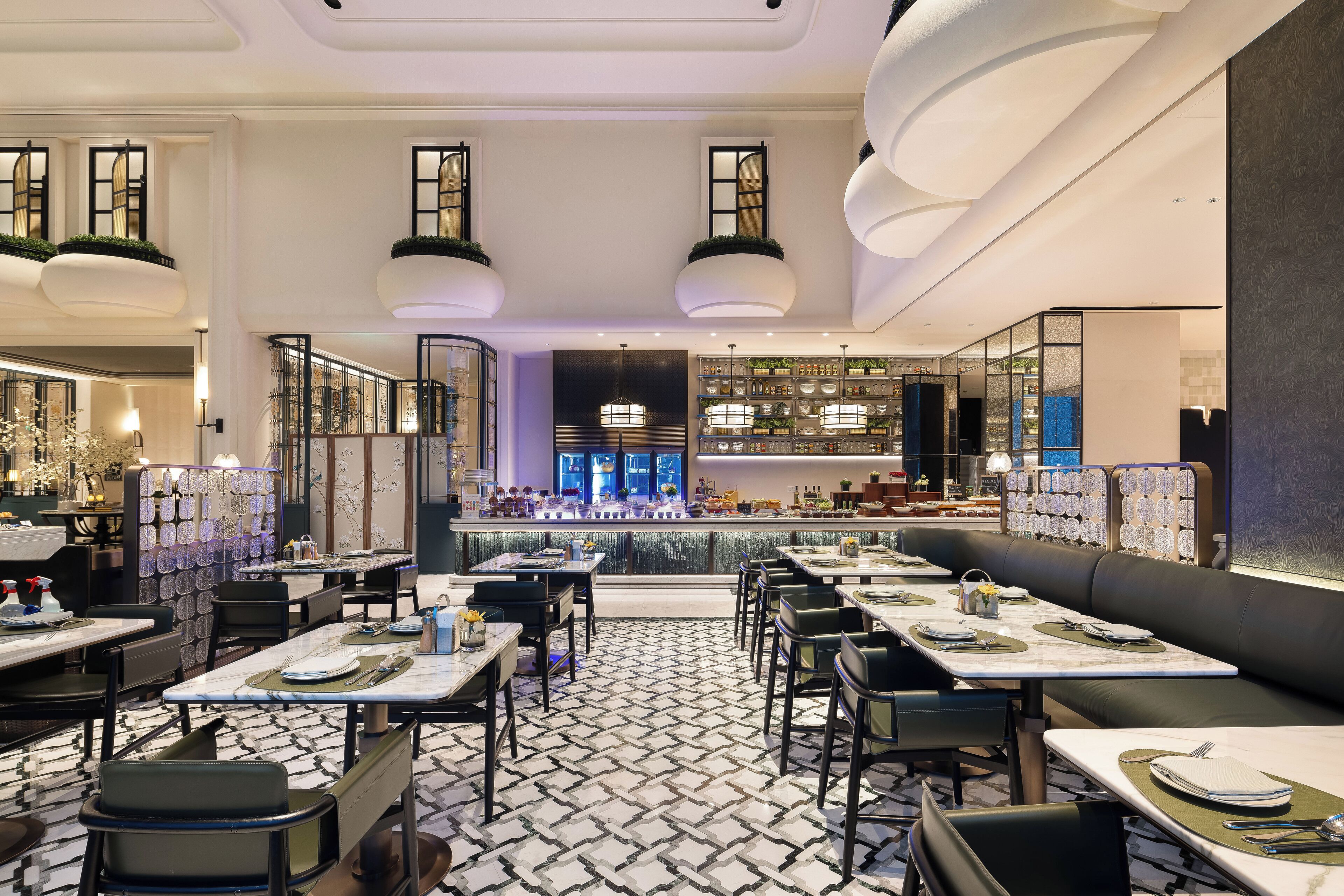 每日供应自助式早餐（每人 CNY 228）