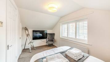 1 bedroom, free WiFi, bed sheets
