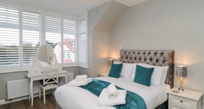 25 Victoria Park Avenue