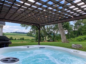 Bañera de hidromasaje al aire libre