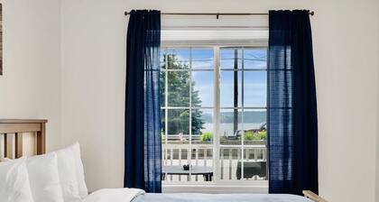 Lake Winnisquam Condo with Lake Views