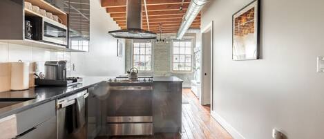 Fridge, microwave, oven, stovetop