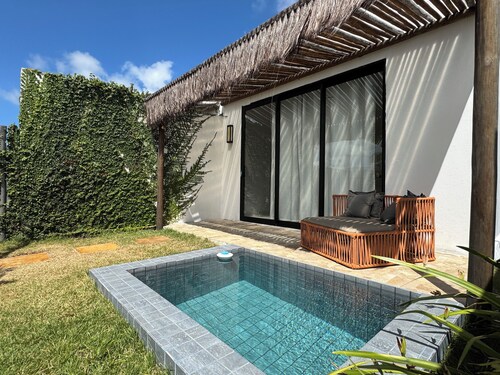 Casa Completa com Piscina Privativa e Hidromassagem