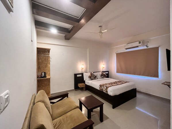 Executive Room | Iron/ironing board, free WiFi - Athasri Hotel HSR Layout (Bengaluru)