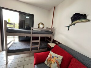 Apartment - Riviera: M4 Giardino 44A, frente Praia, 4Dorms, 3Banh, 2Gar, Varanda Gourmet com Churrasqueira (Bertioga)