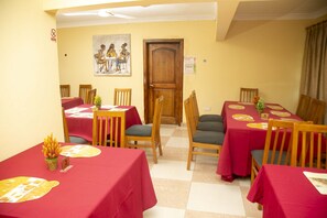 Restaurant - BROOKVALE HOTEL (Janman)
