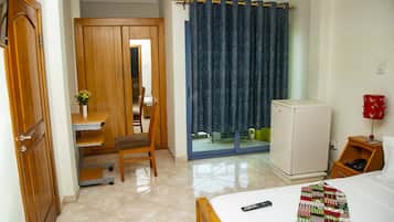 Bureau, Wi-Fi gratuit, draps fournis