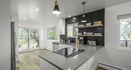 Renovated 3BD/2BA Escape w/ Hot Tub + City Views