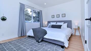 3 habitaciones, tabla de planchar con plancha, wifi y ropa de cama