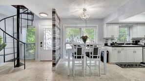 Fridge, microwave, oven, stovetop - Stunning Lake House w/ Heated Pool + Ping Pong! (Lutz)