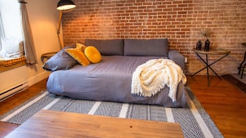 City Apartment | Living area
