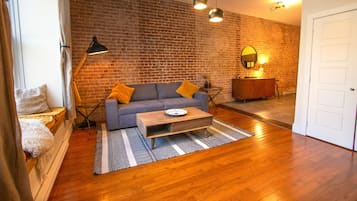 City Apartment | Living room