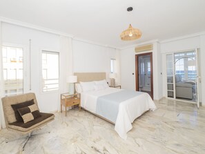 1 habitación, tabla de planchar con plancha, wifi gratis y ropa de cama 