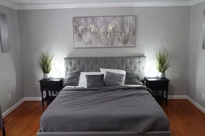 6 bedrooms, iron/ironing board, WiFi, bed sheets