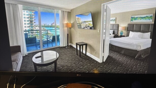 Suite | Living area - Hilton Double Tree Gallery One  (Fort Lauderdale)
