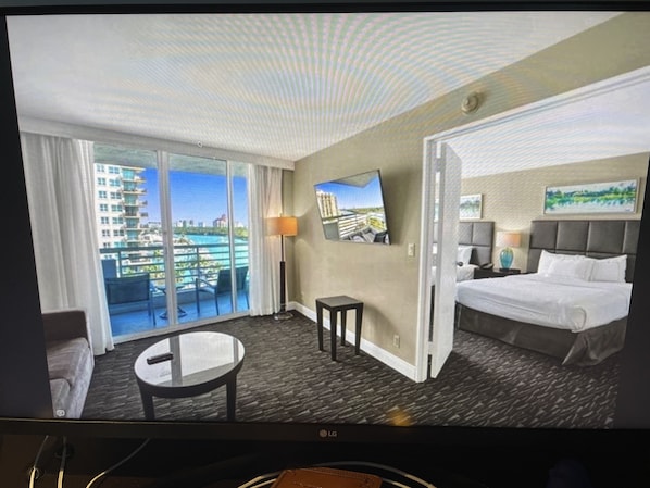 Suite | Living area - Hilton Double Tree Gallery One (Fort Lauderdale)